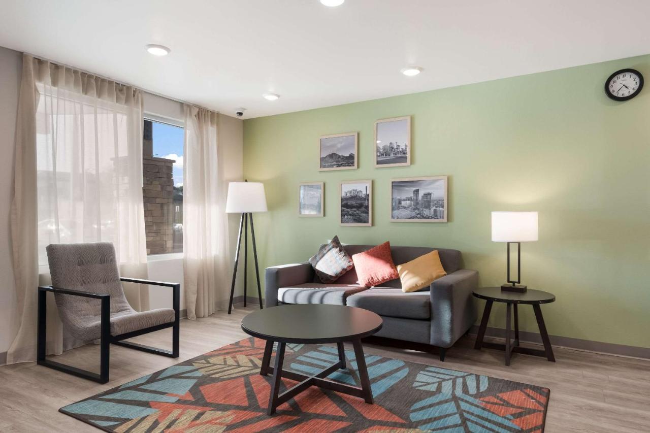 Woodspring Suites Phoenix-Deer Valley Bagian luar foto